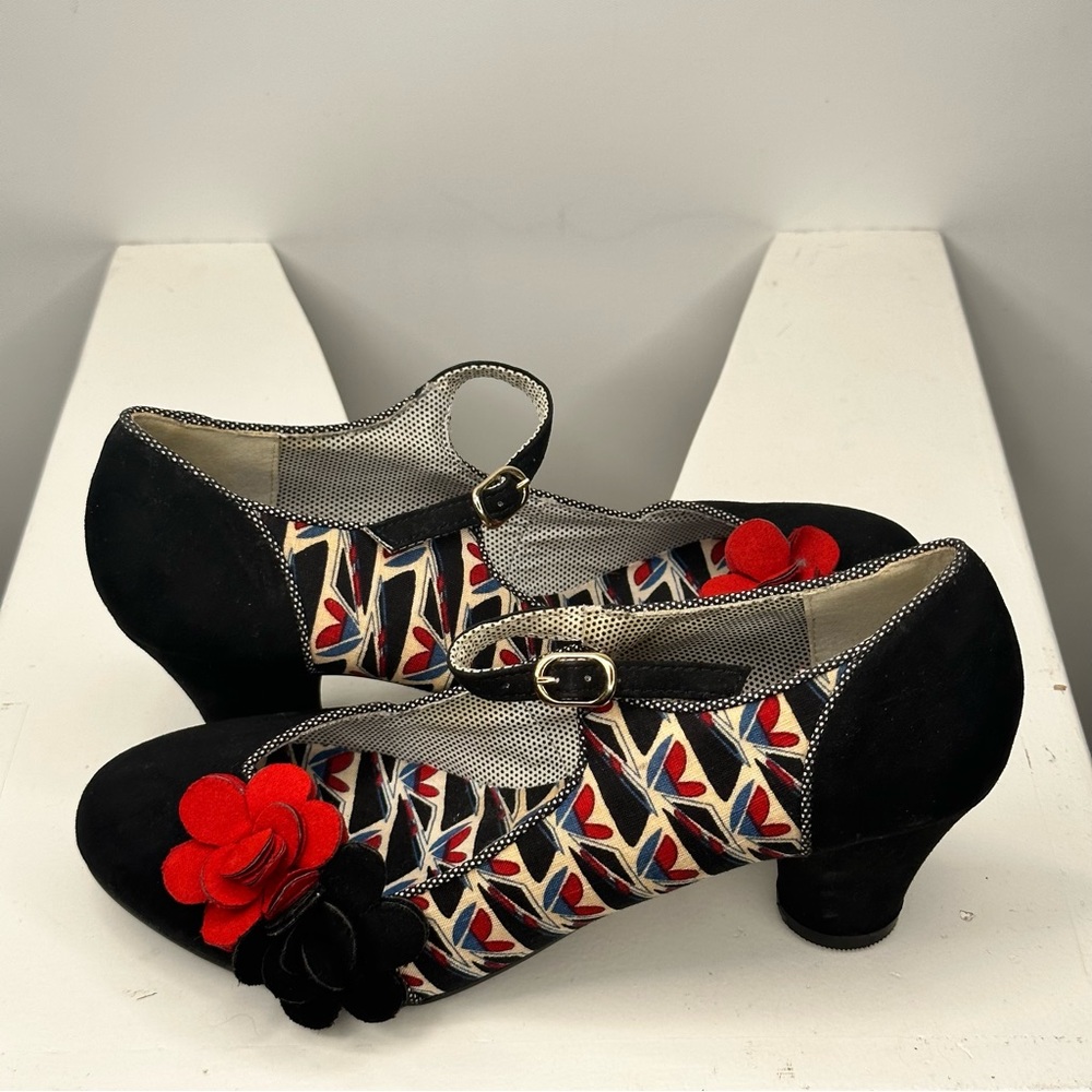 Ruby Shoo Flower Accent Mary Jane Black Patterned Cone Heel Round Toe SZ 6